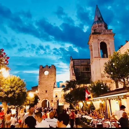 Humboldt Luxury & * Taormina